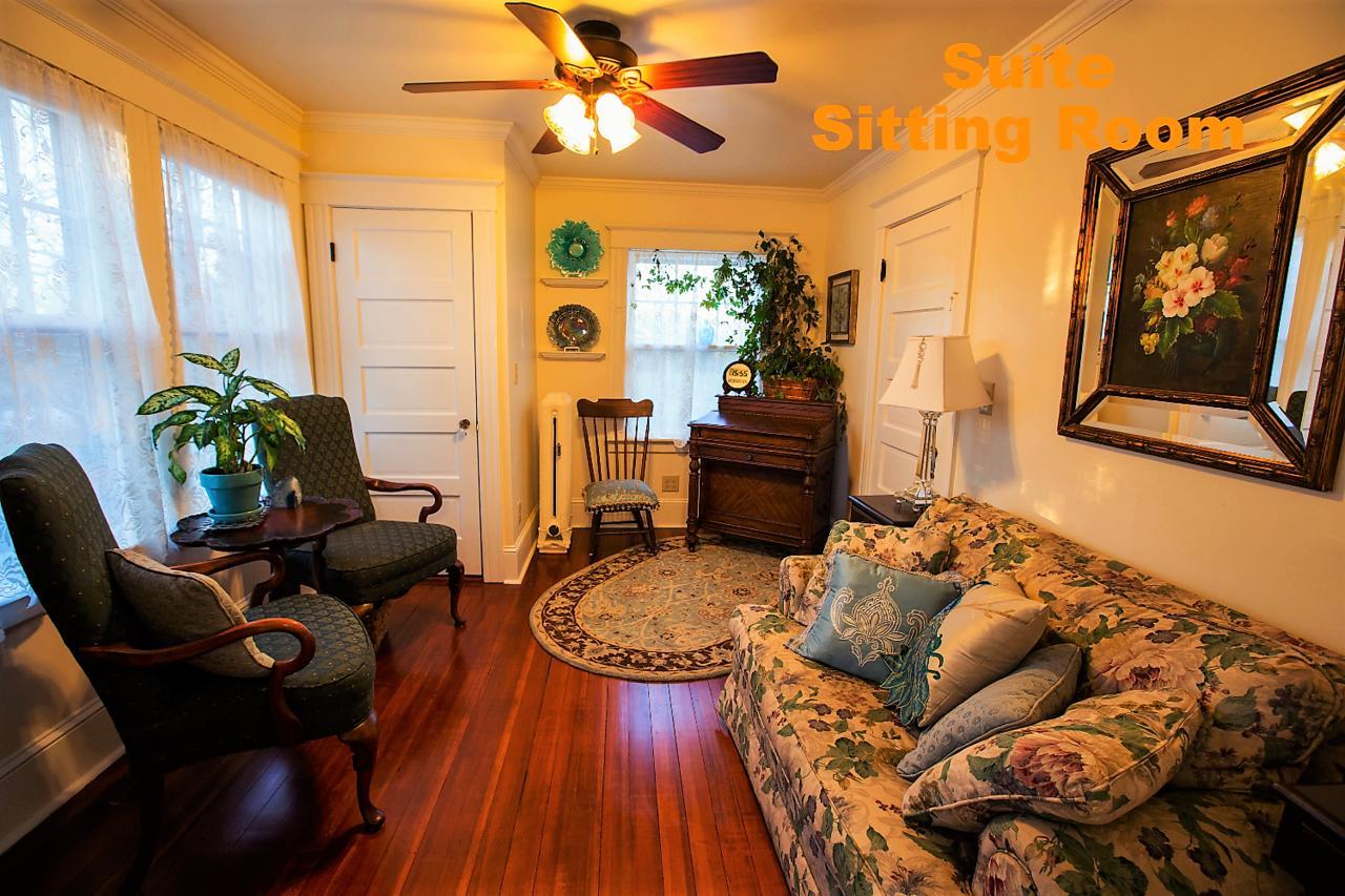 Sheppard'S Campus B&B Kingston Екстер'єр фото